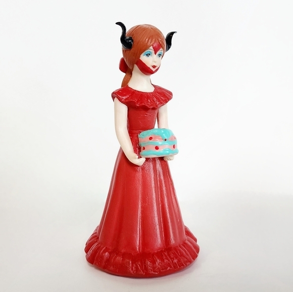 Chappell Roan My Kink Is Karma Inspired Figurine - Picture 2 of 8